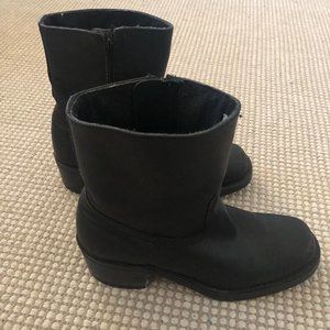 Black Heeled Frye Leather Boots - Size 8.5